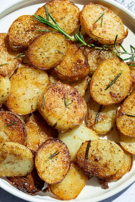 Perfect Fried Potatoes, Soft Fried Potatoes, Potatoes Pan Fried, Easy Fried Potatoes, Potato Aesthetic, Stovetop Meals, Rustic Potatoes, Baby Potato Recipes, Potato Food