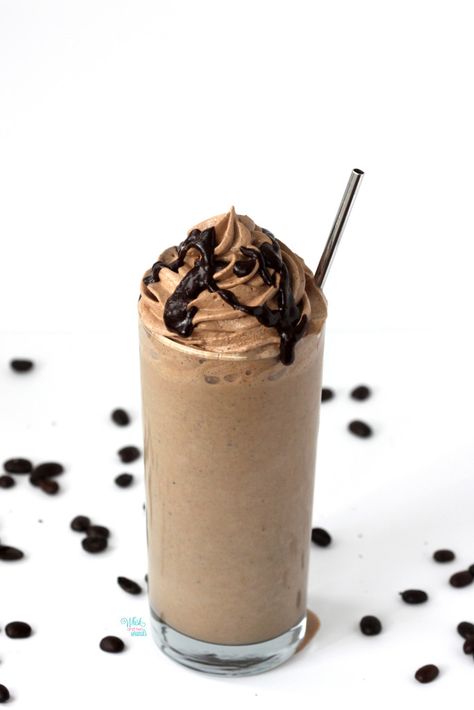 A delicious healthy alternative to the Starbucks Molten Chocolate Frappuccino this protein shake is packed with protein and nutrition. Vegan and gluten free Mocha Protein Shake, Mocha Shake, Chocolate Strawberry Smoothie, Chocolate Protein Shake, Pancakes Protein, Peanut Butter Shake, Protein Milkshake, Chocolate Peanut Butter Smoothie, Chocolate Protein Shakes