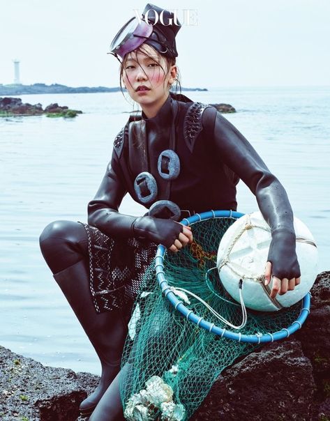 Scuba Gear, Scuba Girl, Fishing Net, Vogue Korea, Jeju, Print Trends, Textiles Fashion, 인물 사진, Fashion Editorial