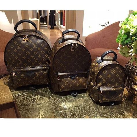 Louis Vuitton Palm Spring Backpacks size comparisons MM $1900 / PM $1650 / MINI $1590 Louis Vuitton Palm Springs, Sac Louis Vuitton, Louis Vuitton Backpack, Palm Spring, Mini Mochila, My Board, Tk Maxx, Vuitton Bag, Lv Bag