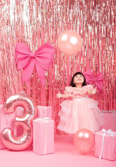 Kids Birthday Photoshoot, Barbie Photoshoot Ideas, Butterfly Themed Birthday Party, Baby Birthday Photoshoot, Toddler Photoshoot, Birthday Room Decorations, Fiesta Decorations, Barbie Theme, Diy Birthday Decorations