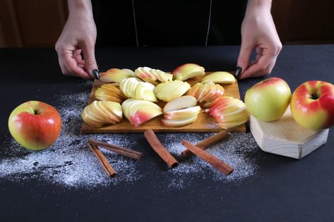 Enjoy the taste of the fall harvest year round. Freeze Apples, How To Store Apples, Apple Puree, Freezing Fruit, Peach Pie Recipes, Freezing Apples, Baked Apple Pie, Appetizers Easy Finger Food, Honeycrisp Apples