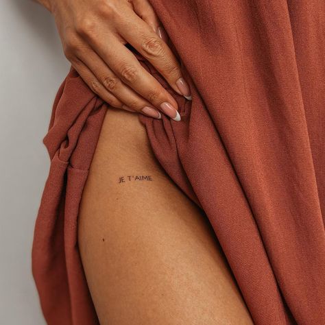 Unique Date Tattoo Ideas, Sis Tatoos, Unique Mini Tattoos, Discreet Tattoos For Women, Tattoo Frau, Fierce Tattoo, Tattoo Zone, Secret Tattoo, Coordinates Tattoo