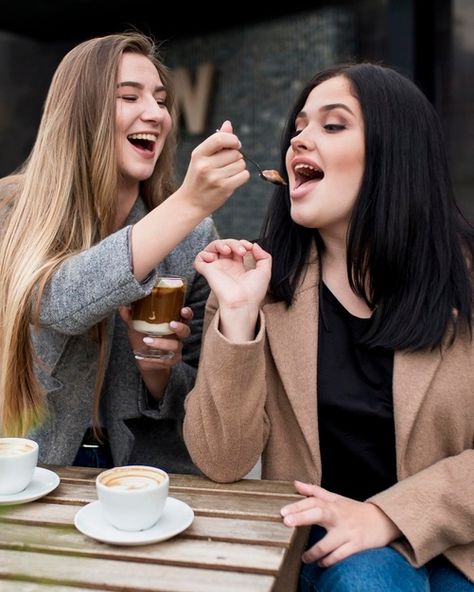 Thanksgiving Apple Pie, Tasty Ice Cream, Glazed Doughnuts, Photo Woman, Cute Donuts, People Person, Tasty Chocolate Cake, Chocolate Milkshake, Forest Illustration