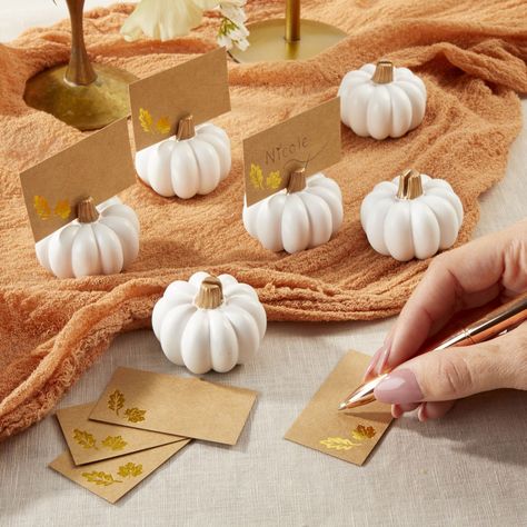 Pumpkin Favors, Friendsgiving Decorations, Diy Place Cards, Place Setting Cards, Place Card Holders Wedding, Pumpkin Wedding, Friendsgiving Party, Place Card Holder, Gold Pumpkins