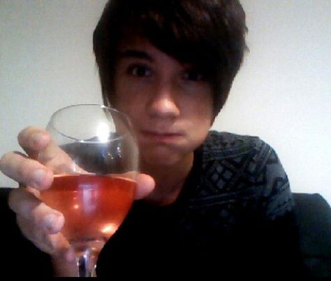 Dan...you have wine....that's dangerous. Daniel James Howell, British Youtubers, Dan And Phill, Phil 3, Gay Dads, Phil Lester, Dan Howell, Amazingphil, Dan And Phil