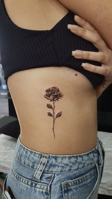 Rose Rib Tattoos, Rose Tattoo On Side, Datum Tattoo, Flower Tattoo On Ribs, Minimal Tattoo Designs, Minimal Tattoo Ideas, J Tattoo, Tattoo Disney, Shoe Tattoos