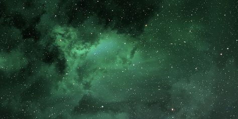 Green Celestial Aesthetic, American Hogwarts, Green Space Aesthetic, Green Astronomy, Macbook Wallpaper Aesthetic Dark, Aesthetic Dark Green Wallpaper, Night Vision Aesthetic, Aesthetic Dark Green, Sky Twitter