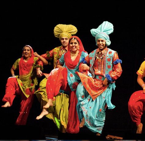 Bhangra Punjab Culture, Punjabi Culture, Bollywood Dance, Stylish Bedroom Design, Costumes Around The World, Folk Dance, Stylish Bedroom, Dress Picture, Sri Lanka