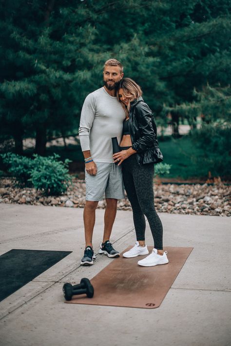 Active Couple, Cute Business Casual Outfits, Cute Business Casual, Chic Activewear, Healthy Starbucks, Cella Jane, Growing Belly, Lululemon Jacket, Restorative Yoga