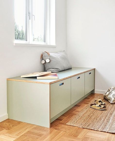 Applying an IKEA hack to your home decor is an interesting idea you can do to make it more functional. This bench is made using the idea of a drawer hack that is displayed horizontally. Placing it in the kids’ room area will make it more functional as a bench and also a simple storage idea. DIY Bench Hack from @andshufl Ikea Kitchen Bench, Ikea Kitchen Shelves, Ikea Hack Bench, Dining Bench With Storage, Kids Storage Bench, Ikea Bench, Ikea Hack Storage, Ikea Hack Kids, Diy Bench Seat