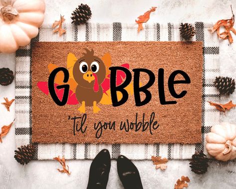 Turkey Thanksgiving Doormat | Fall Doormat | Fall Porch Decor | Outdoor Fall Decor | Autumn Welcome Mat| Thanksgiving Porch Decor by DaddyDaughterDeco on Etsy Thanksgiving Door Mat Diy, Diy Doormat Stencil, Thanksgiving Door Mat, Fall Door Mats Diy, Fall Doormat Ideas, Thanksgiving Doormat, Thanksgiving Porch, Doormat Ideas, Diy Doormat