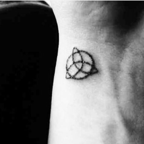 The mark of the Charmed Ones, a triquetra. Charmed Tv Show Tattoo Ideas, Charmed Tattoo Tv Show, Charmed Tattoo, Witches Tattoo, The Charmed Ones, Show Tattoo, Charmed Ones, Tattoo Tv Shows, Charm Tattoo