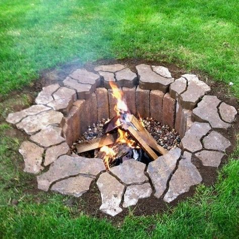 Customize Your Outdoor Spaces – 33 DIY Fire Pit Ideas Diy Fire Pit Ideas, Diy Fire Pit, Have Inspiration, Backyard Fun, Firepit, Outdoor Fire, Outdoor Fire Pit, Lawn And Garden, Outdoor Projects