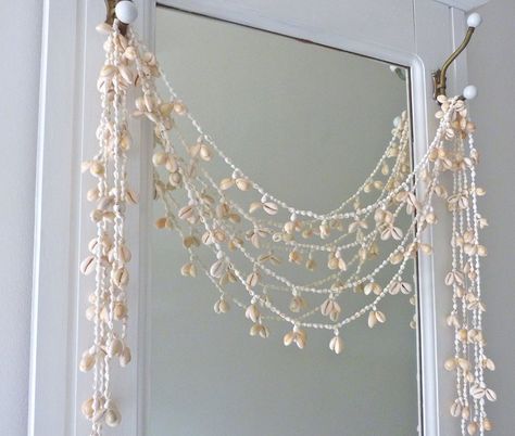 Christmas Beach Decor, Seashell Garland, Shell Garland, Beach Interior Design, Beach Room Decor, Ocean Room, Christmas Beach, Beachy Room, Beach Room