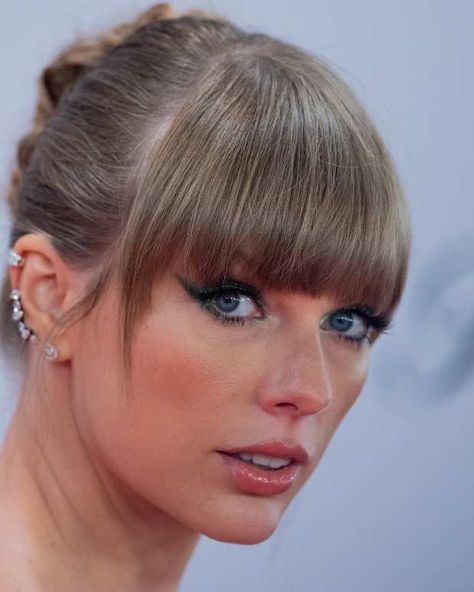 Taylor Swift Bangs, Eras Tour Taylor Swift, Eras Tour Taylor, Chicken Breast Recipes, Eras Tour, On Stage, Chicken Breast, Hair Ideas, New Era