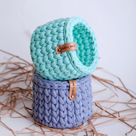 Perfect gift ideas for mom, coworker, grandma or sister Crochet Storage Baskets, Cute Office Supplies, Crochet Box, Office Organizer, Toy Storage Organization, Knit Basket, Small Crochet, Woven Baskets Storage, Cute Office