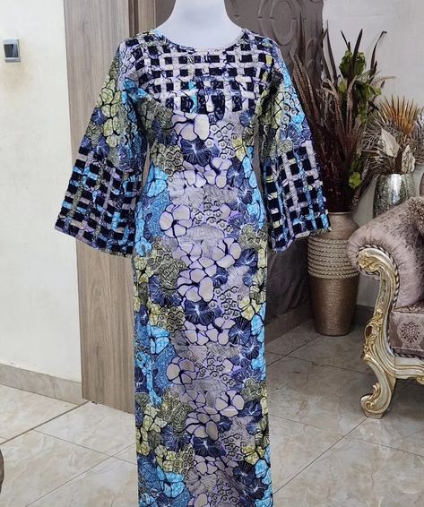 Exclusive And Best Boubou/Kaftan Styles For Women. - Ladeey Kitenge Designs For Older Women, Ankara Kaftan Styles, A Shape Gown Ankara, Ankara Kaftan, Boubou Styles, Nigerian Dress Styles, Skirt And Blouse Styles, Boubou Styles For Women, Kitenge Designs