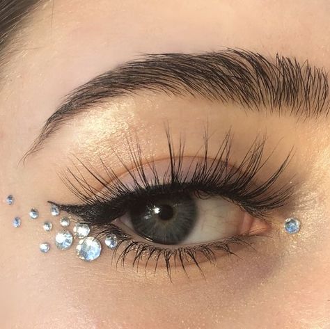 2022 Eye Makeup, Gem Makeup, Festival Makeup Glitter, Festival Make Up, Concert Makeup, Crystal Makeup, Rhinestone Makeup, Carnival Makeup, Crystal Eyes