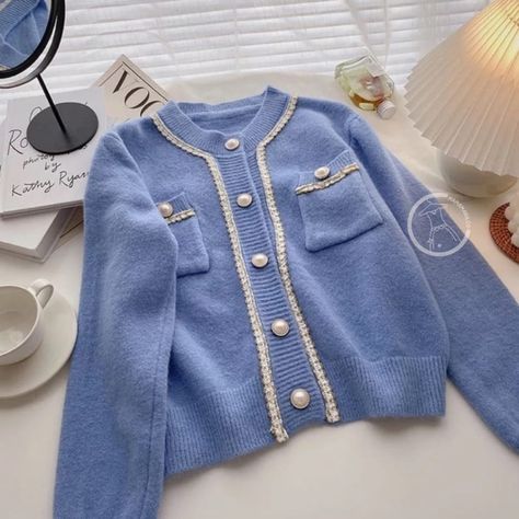 Rekomendasi cardigan wol rajut [ Produk no 148 ] Cardigan Korean Style, Cardigan Korean, Casual Edgy, Korean Shorts, Lapel Top, Korean Design, Style Hijab, Korean Fashion Trends, Korean Dress