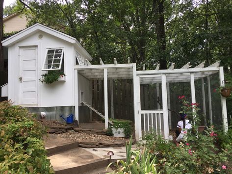 Slanted Chicken Coop, Chicken Run On A Hill, Chicken Coop On Hillside, Shed On A Slope, Chicken Coops On A Slope, Hillside Chicken Coop, Chicken Coop Sloped Yard, Chicken Coop On Slope, Chicken Coop On A Hill