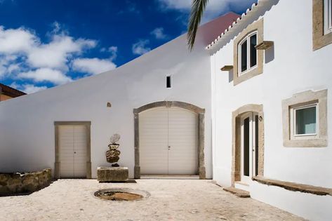 Portuguese House, Interior Shutters, Architectural Photography, Double Glazing, Traditional Architecture, Exterior House Colors, Home Design Decor, Facade House, Contemporary Architecture