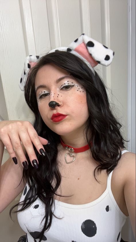 Halloween. Dalmatian makeup. White eyeliner, liquid eyeshadow, black eyeliner 101 Dalmations Makeup Look, Simple Dalmation Makeup, Dalmatian Halloween Costume Women, Dalmation Face Makeup, Dalmatian Halloween Makeup, Dalmation Costume Makeup, Dog Nose Makeup, Puppy Makeup Look, Dalmatian Costume Women's