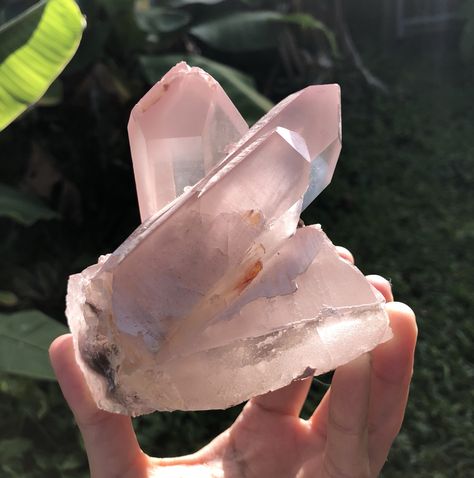 gorgeous lithium quartz cluster Dream Crystals, Empath Traits, Opal Eyes, Periodic Elements, Geometry In Nature, Lithium Quartz, Crystal Vibes, Crystal Clusters, Crystals Healing Properties