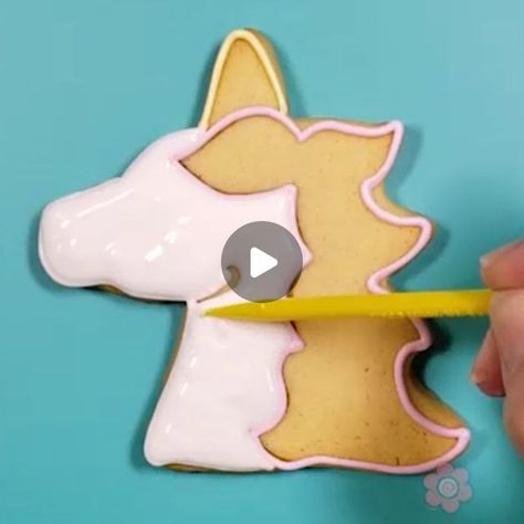 Christmas Unicorn Cookies, Unicorn Icing Cookies, Easy Unicorn Cookies, Unicorn Royal Icing Cookies, Unicorn Sugar Cookies Royal Icing, Unicorn Decorated Cookies, Unicorn Cookies Decorated, Rainbow Unicorn Cookies, Unicorn Birthday Cookies