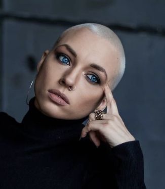 Silver Buzz Cut Women, Female Shaved Head, Bald Haircut, Buzz Cut Styles, Buzzcut Girl, Buzz Cut Women, Shaved Hair Women, Shaved Heads, Buzz Cut Hairstyles