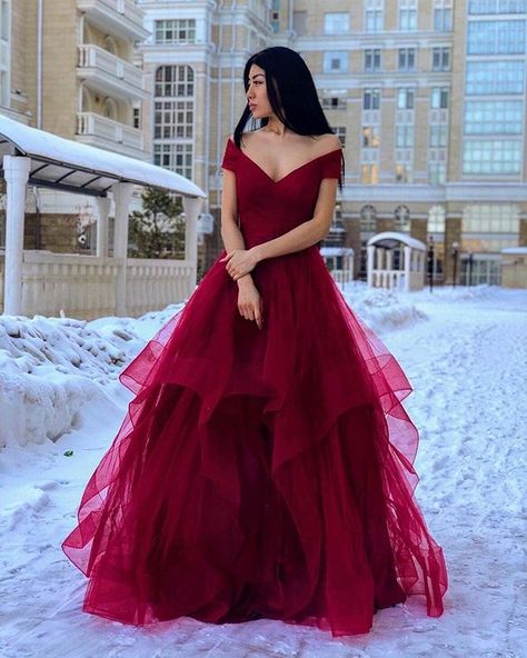 Christie (@littlexmissxchristie) • Instagram photos and videos Sweatheart Neckline, Ruffled Dresses, Burgundy Formal Dress, Winter Wedding Venues, Burgundy Evening Dress, Tulle Long Prom Dress, Popular Prom Dresses, Diy Prom, Burgundy Prom