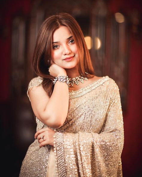 Rabeeca khan Rabeeca Khan In Saree, Rabeeca Khan Pic, Saree Dp, Cute Clubbing Outfits, Rabeeca Khan, Islamic Pic, Amazing Dp, Birthday Captions