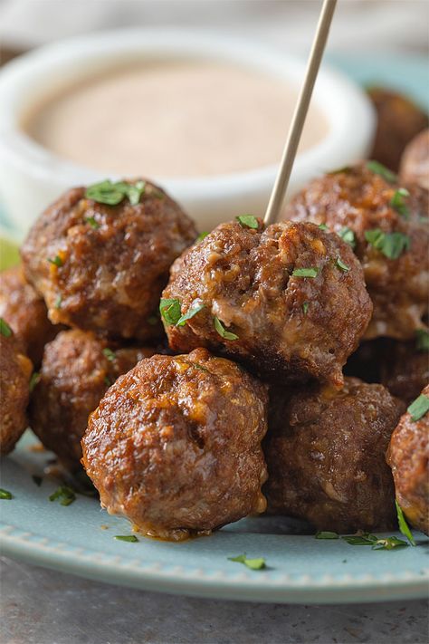 These Taco Ranch Meatballs with a zesty taco ranch dipping sauce are packed full of flavor and so EASY to prepare! #meatballs Ranch Meatballs, Ranch Dipping Sauce, Meatball Recipes Easy, Ranch Dip, Dinner Appetizers, Beef Dishes, Meat Dishes, Ground Beef Recipes, Clean Eating Snacks