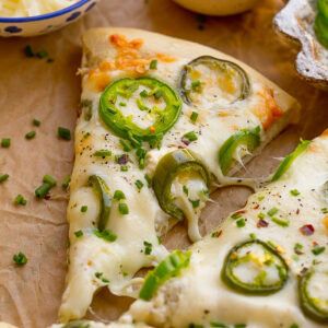 Jalapeño Popper Pizza - Kathryn's Kitchen Jalepeno Popper Pizza, Jalapeno Popper Pizza, Pizza Poppers, Pizza Dough Bread, Bread Sticks, Jalapeno Popper, Homemade Pizza Dough, Pan Pizza, Eat Pizza