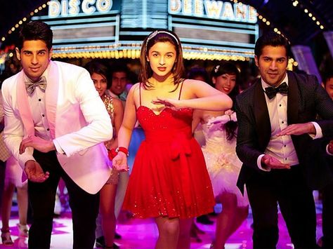 Alia's famous dress of Disco deewane Bollywood Day In College Ideas, Siddharth Malothra, Disco Songs, Siddharth Malhotra, Attitude Status Girls, School Outfits For College, Alia And Varun, College Girl Fashion, College Outfits Spring