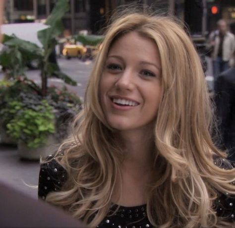 Dan Humphrey, Serena Van Der, Serena Van, Serena Van Der Woodsen, Blake Lively, Adaptation, Gossip Girl, Blonde Hair, Blonde