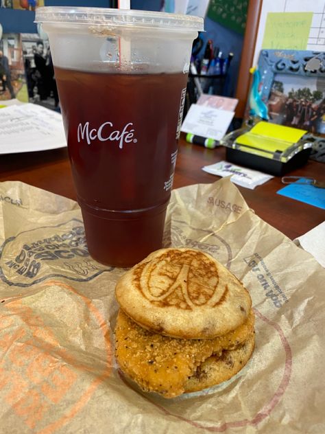 Chicken Mcgriddle, Food Therapy, Dinner Meals, Restaurant, Chicken