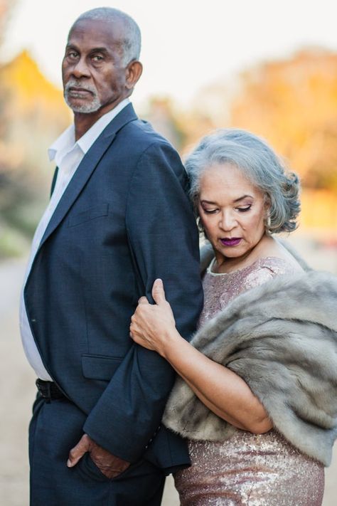 Romantic Movies List, Most Romantic Movies, Older Couple Poses, Older Couple Photography, Old Married Couple, Happy Married Life, Movies List, Anniversary Photoshoot, Old Couples