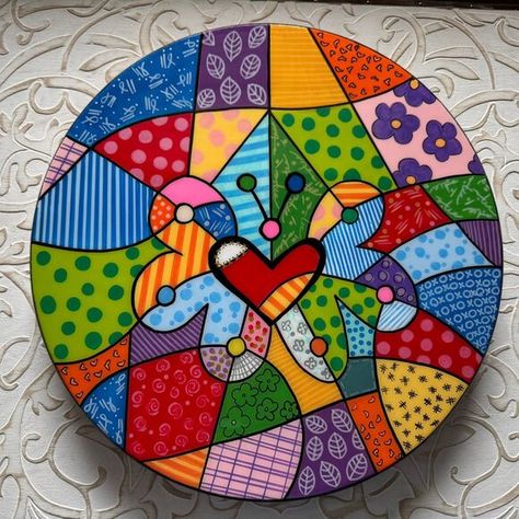 Hand-Painted Lazy Susan with Colorful and Cheerful Design - Britto Inspired Painted Lazy Susan, Dinner With Friends, Resin Coating, Lazy Susan, Family Gatherings, Geometric Patterns, Acrylic Paint, Bright Colors, Decorative Pieces