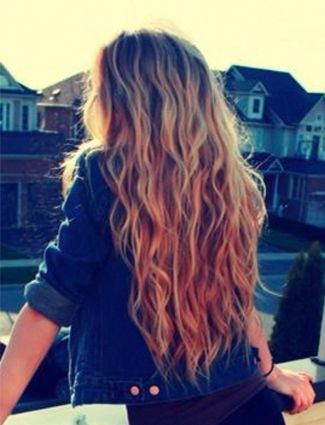 7 Ways To Get Beach Waves - Daily Makeover Wave Perm, Beach Wave Hair, Long Wavy Hair, Good Hair Day, Hair Envy, Beach Hair, Hair Dos, Beach Waves, Perm