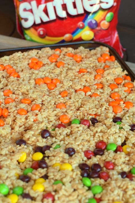 Skittles Crispy Treats Skittle Desserts, Skittles Dessert Recipes, Cake Cup, Crispy Treats, Rice Krispie Treats, Rice Krispie, Krispie Treats, Cup Cakes, Rice Krispies