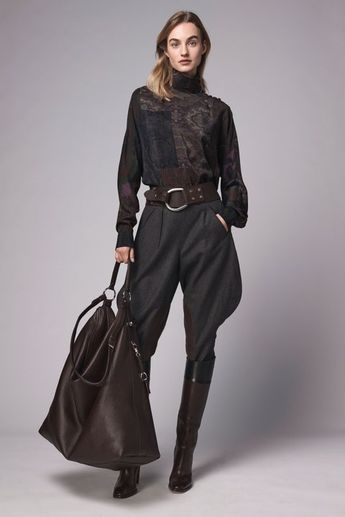 Ralph Lauren Fall 2020 Ready-to-Wear Collection | Vogue Ralph Lauren Fall 2020, Ralph Lauren 2020, Ralph Lauren Winter, Ralph Lauren Looks, Ralph Laurent, Ralph Lauren Fall, Deep V Dress, Ralph Lauren Style, Ralph Lauren Women