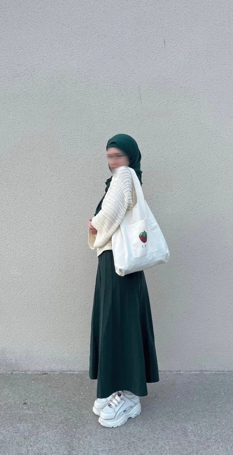 Modest Outfits Muslim, Muslimah Fashion Casual, Trainers Outfit, Stile Hijab, Cute Modest Outfits, Muslim Outfits Casual, Hijabi Fashion Casual, Hijab Outfits, Muslim Fashion Hijab