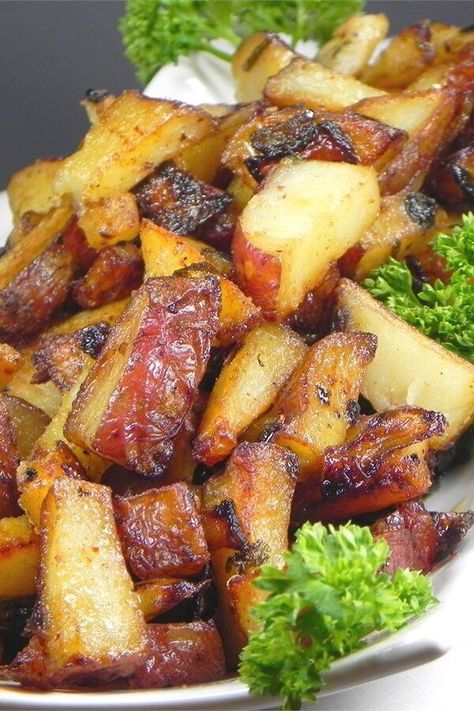 Home-Fried Potatoes | "I had a craving for some home fried potatoes and this recipe hit it on the nose for perfection." #sidedishrecipes #sides #dinnersidedish #sidedishes #sidedishideas #potatoes #potatorecipes #potatosidedish Home Fried Potatoes, Fried Potatoes Recipe, Boil Potatoes, Happy Food, Dinner Side Dishes, Potato Side Dishes, Carrot Recipes, Christmas Brunch, Broccoli Recipes