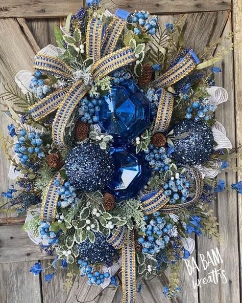 Ba Bam Wreaths, Christmas Tree Decorating Tips, Colorful Christmas Decorations, Diy Floral Wreath, Silver Wreath, Fall Decor Wreaths, Dollar Tree Christmas Decor, Holiday Wreaths Diy, Deco Mesh Christmas Wreaths