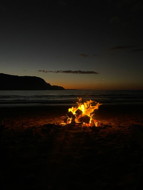 #bonfire #beachbonfire #hawaii Fire On Beach Night, Bonfire On Beach Aesthetic, Beach Bonfire Birthday Party, Mediator Aesthetic, Beach Bonfire Aesthetic, Bonfire At The Beach, Opera Wallpaper, Beach Bonfire Parties, Bonfire Aesthetic