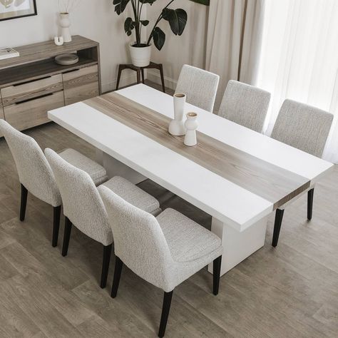 Prêts pour ton déménagement ! Voici un aperçu de notre vaste sélection de mobilier en stock, prêt à emménager chez toi. 👇 Pour tout découvrir, rends-toi sur notre site web. Dining Table For Apartment, Kitchen Table For 6, Dining Room Table Marble, Accent Table Decor, Wood And Concrete, Side Table Decor, Grande Table, Sideboard Console Table, Mattress Frame