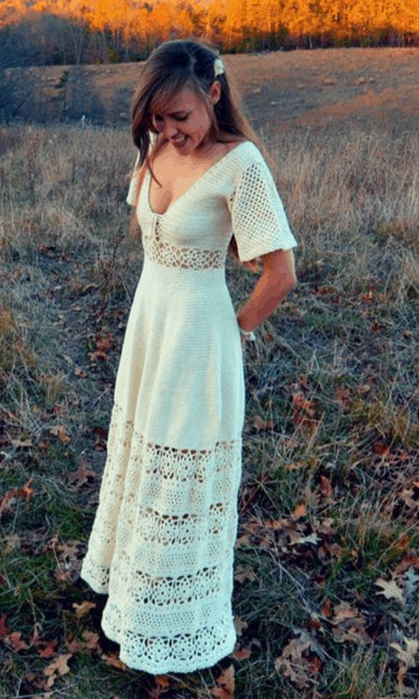 Each one of these crochet wedding dresses is stunning and unique in their own way! With a wide range of cute and short pencil dresses to dramatic trains, there is a crochet dress for everyone! #crochet #crochetpattern #crochetroundup #crochet365knittoo #crochetdress #crochetwedding #crochetweddingdress #crochetweddingdresspattern #crochetdresspattern Crochet Long Dresses, Crochet Wedding Dress Pattern, Maxi Dress Tutorials, Beau Crochet, Crochet Wedding Dresses, Crochet Dress Pattern Free, Crochet Mignon, Confection Au Crochet, Wedding Dress Patterns