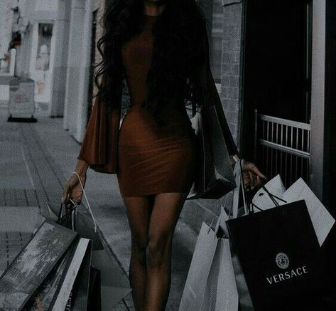 #follow #dress #woman #hair #hairstyle #versace #brown #black #white #Purchase Mafia Wives, Camila Parker, Rich Women Lifestyle, Luxury Lifestyle Women, Rich Girl Aesthetic, Rich Girl Lifestyle, Dark Feminine Aesthetic, Rich Lifestyle, Rich Women