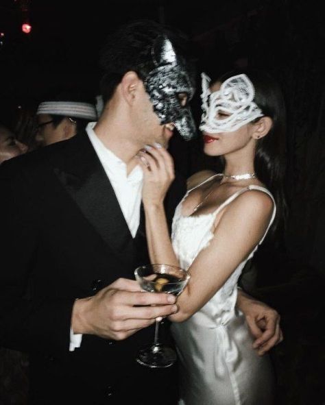 Vanessa Abrams, Kostuum Halloween, Jenny Humphrey, Ball Aesthetic, Best Friend Halloween Costumes, Masked Ball, Fotografi Vintage, Chuck Bass, Cindy Kimberly